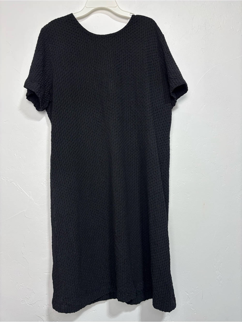 Eileen Fisher Women's L Black Textured Knit Shift Dress Short Sleeve Zip Back